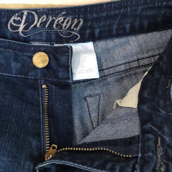 Dereon Jeans - Picture 8 of 8